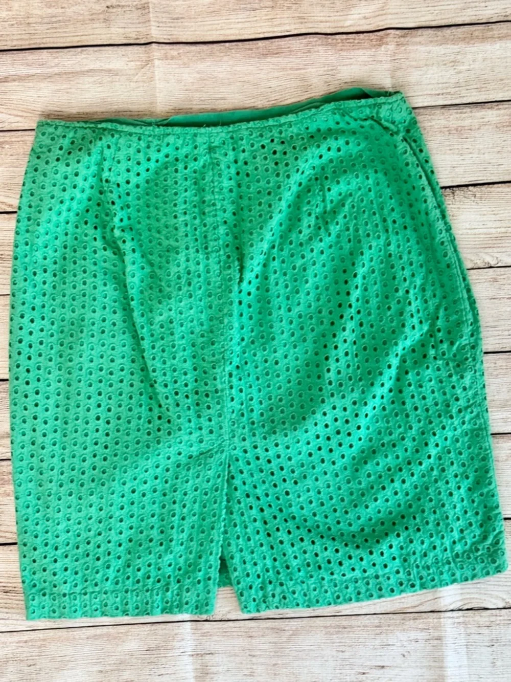 Max Studio Green Eyelet Skirt Size 10 Cotton Mini Spring Summer - Picture 3 of 4